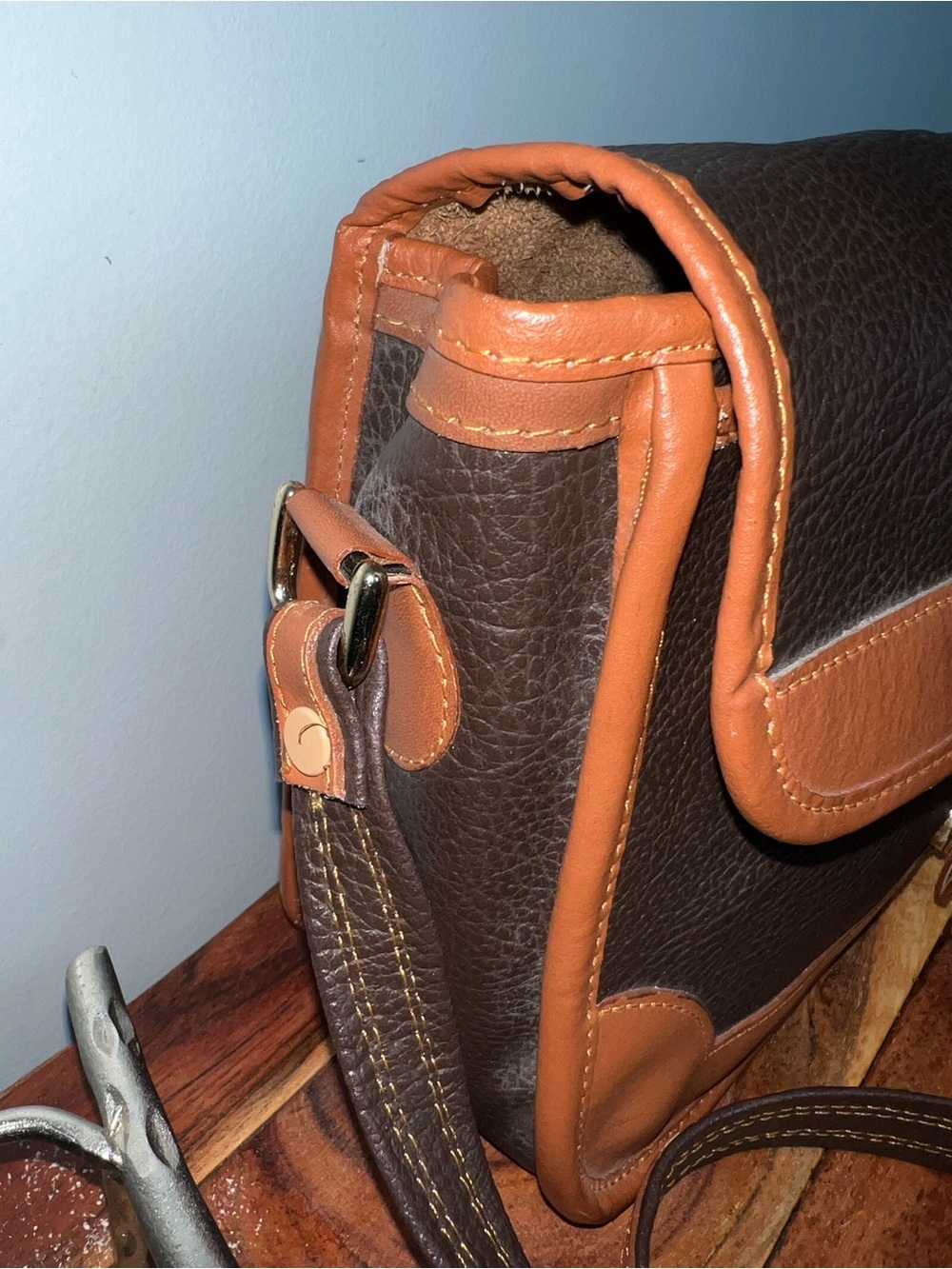 Dooney & Bourke All Weather Leather AWL Crossbody Bag USA Brown VINTAGE - Picture 4 of 16
